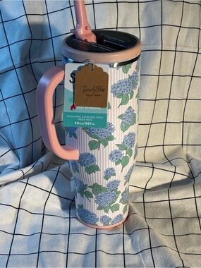 Swig Life - Hydrangea - 30oz Mega Mug